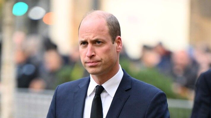 شاهد .. خطوة مفاجئة .. الأمير ويليام يخرق التقاليد وما علاقة والدته الأميرة ديانا ؟