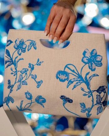 شاهد .. حفل زفاف آل سعود: فستان العروس من Versace والديكورات خيالية (صور)