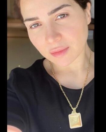 شاهد .. مي عز الدين تتألق بإطلالة طبيعية بدون مكياج وجمالها حديث المتابعين