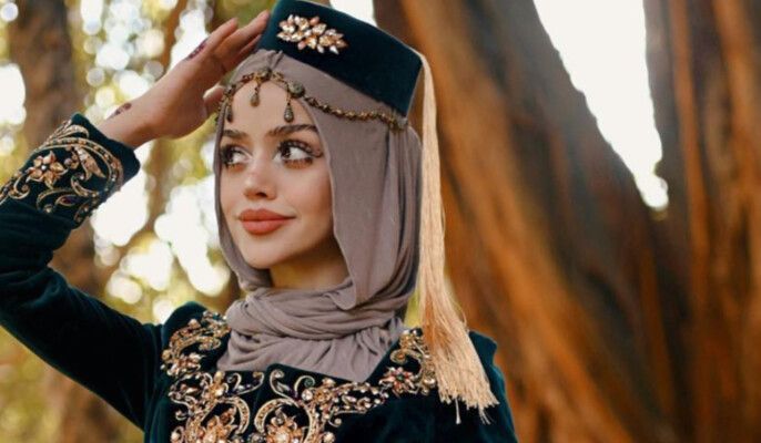 شاهد .. تعليق رومانسي لافت من خطيب عبير الصغير يحدث تفاعلا واسعا