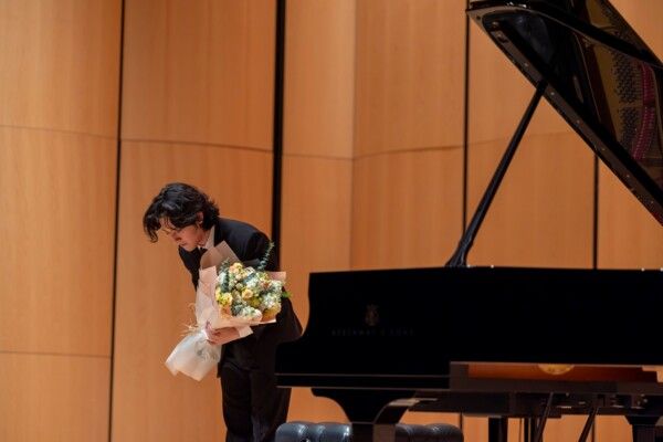 شاهد .. مهرجان أبو ظبي يقدّم عازف البيانو العالمي يونشان ليم لأول مرة في العالم العربي