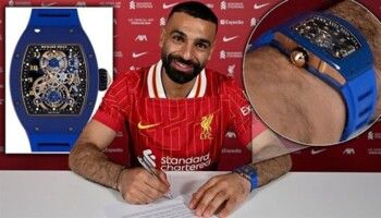 شاهد .. سعر خيالي لساعة محمد صلاح