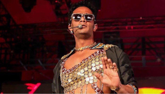 قرار عاجل من النقابات الفنية ضد محمد رمضان بسبب ملابسه في مهرجان كوتشيلا