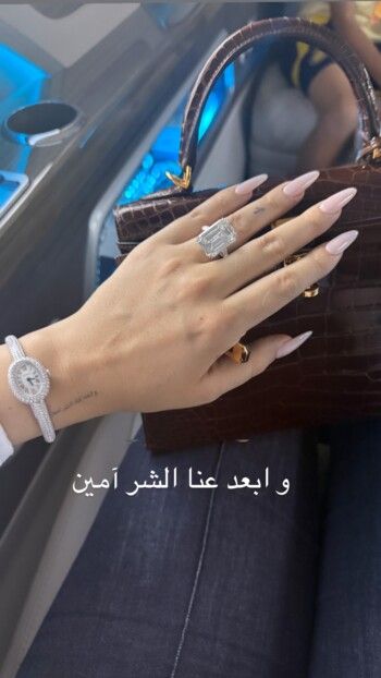 شاهد .. تصميم الساعة في يد جورجينا رودريغيز يعود لعام 1912.. وهذه التفاصيل