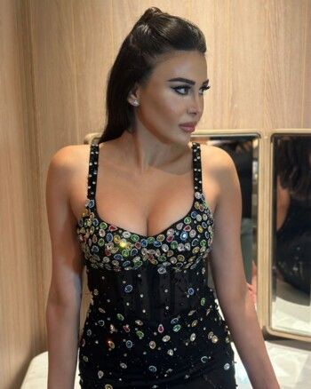 شاهد .. لارا نور تحيي حفل رائع في قبرض و تشعل الاجواء