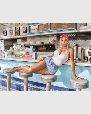 شاهد .. بيونسيه بلوك ضيق ورشاقة عالية