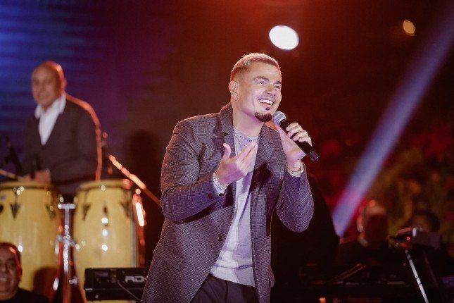 تفاصيل وموعد حفل عمرو دياب في الجامعة الأمريكية بالقاهرة