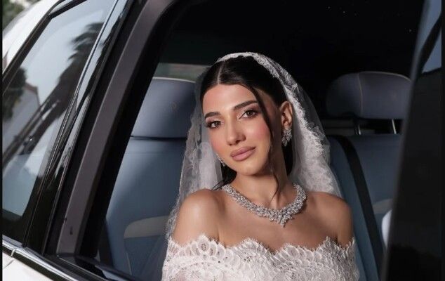 شاهد .. كم بلغ سعر فستان زفاف نارين بيوتي من تصميم إيلي صعب؟