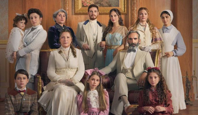 شاهد .. حريق مأساوي في كواليس "عائلة شاكر باشا" يودي بحياة مدير الإنتاج