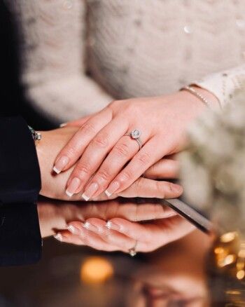 شاهد .. نادين قدور تحتفل بعقد قرانها وتشارك الجمهور صوراً من فرحتها