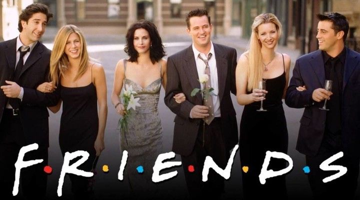 شاهد .. نجمة مسلسل Friends تثير الجدل بما قالته عن ماثيو بيري