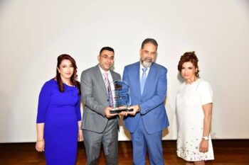 شاهد .. " تحويطة مودرن سكول TMS " تكرّم عماد الأشقر وجان بو جدعون وفريد بو سعيد ومحمد فرحات في مهرجان الزهور