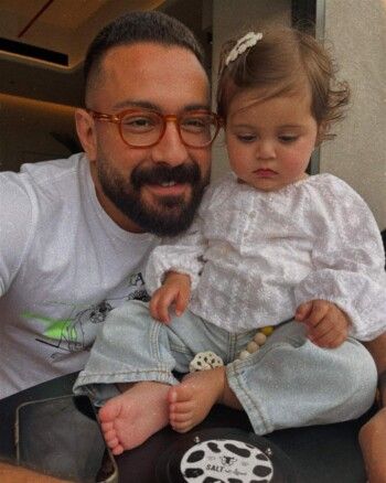 شاهد .. حفيدة صباح الجزائري الصغيرة تخطف القلوب.. بالصورة