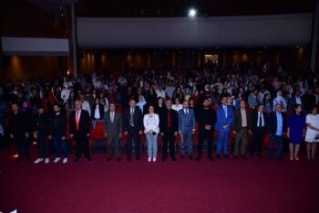 شاهد .. " تحويطة مودرن سكول TMS " تكرّم عماد الأشقر وجان بو جدعون وفريد بو سعيد ومحمد فرحات في مهرجان الزهور