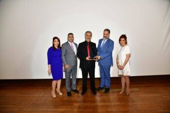 شاهد .. " تحويطة مودرن سكول TMS " تكرّم عماد الأشقر وجان بو جدعون وفريد بو سعيد ومحمد فرحات في مهرجان الزهور