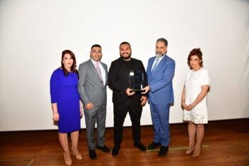 شاهد .. " تحويطة مودرن سكول TMS " تكرّم عماد الأشقر وجان بو جدعون وفريد بو سعيد ومحمد فرحات في مهرجان الزهور