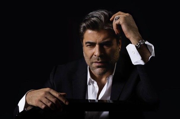 شاهد .. في يوم الجمعة العظيمة .. وائل كفوري يلمس القلوب بترنيمة مؤثرة