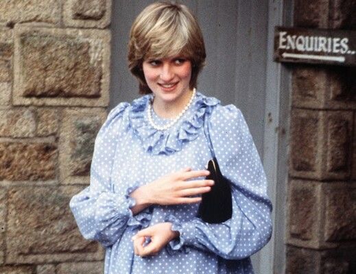 شاهد .. قطع من خزانة الأميرة ديانا تعرض في مزاد نادر بكاليفورنيا