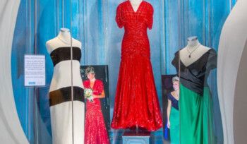 شاهد .. قطع من خزانة الأميرة ديانا تعرض في مزاد نادر بكاليفورنيا