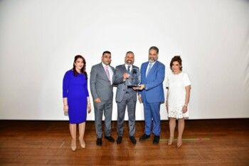 شاهد .. " تحويطة مودرن سكول TMS " تكرّم عماد الأشقر وجان بو جدعون وفريد بو سعيد ومحمد فرحات في مهرجان الزهور