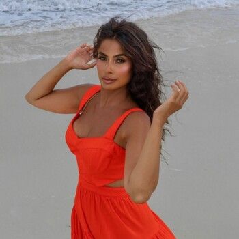 شاهد .. روبي تشعل الأجواء الصيفية بإطلالة بحرية على الشاطئ