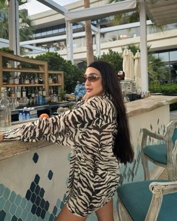 شاهد .. جيسي عبدو تستمتع بوقت صيفي رائع على الشاطئ في دبي