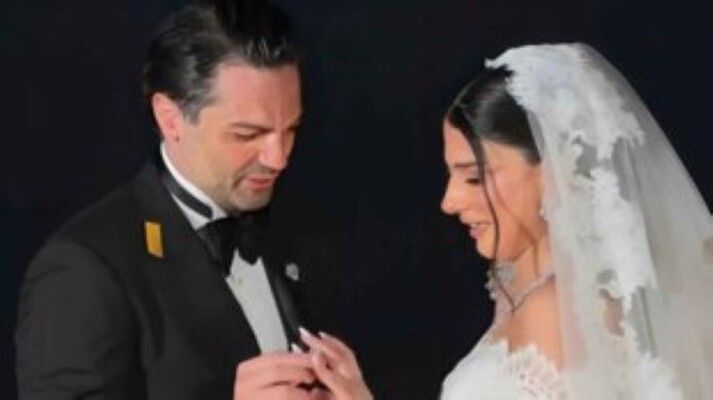 شاهد .. هدية حماة نارين بيوتي في يوم زفافها تلفت الأنظار.. وسعرها خيالي