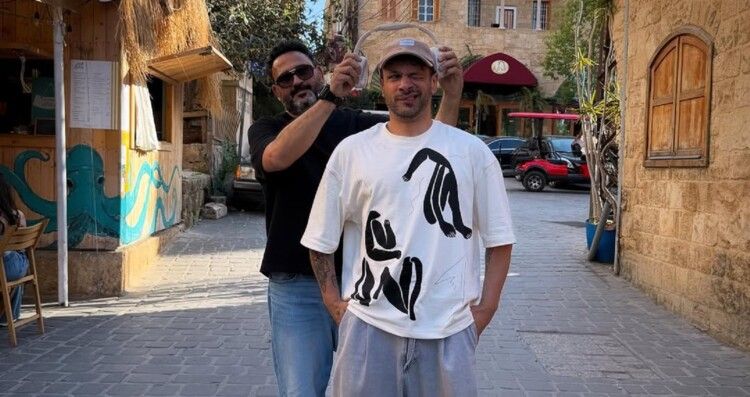 شاهد .. "أجدع صاحب".. محمد عطية يجول شوارع البترون صحبة أكرم حسني وأولاده