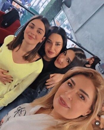 شاهد .. فيديو طريف لـ سيرين عبد النور وشقيقتها: "السيلفي بعد الاربعين"