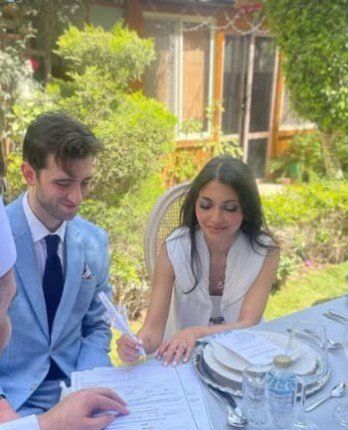 بالصور.. الفنانة مي الغيطي تحتفل بزفافها على طبيب بريطاني