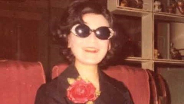 شاهد .. فقدت بصرها بعمر مبكر وقامت بتلاوة القرآن.. ظهور فنانة سعودية بعد سنوات طويلة من الغياب