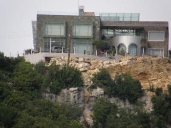 شاهد .. تعرفوا إلى منزل وائل كفوري الفخم في كسروان