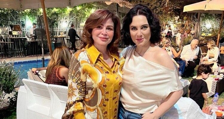 شاهد .. ليلى علوي تدعم سلاف فواخرجي بعد أزمتها الأخيرة