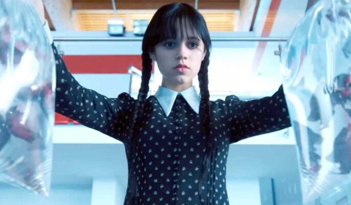 شاهد .. عودة مسلسل "وينزداي" بموسمه الثاني والإعلان الترويجي يثير حماس الجمهور