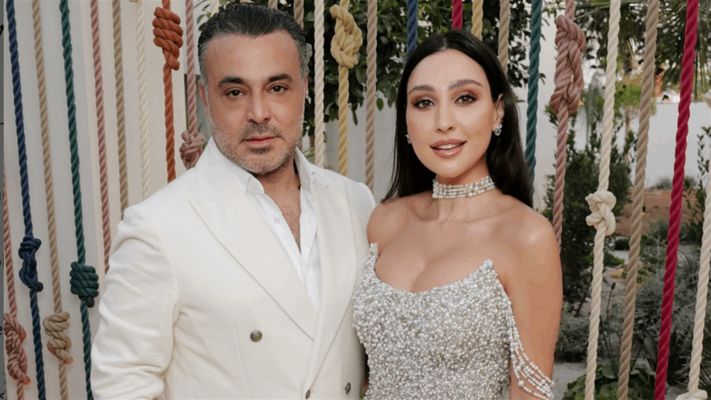 شاهد .. بأجواء من الحب.. جيسي عبدو تحتفل بعيد ميلاد زوجها