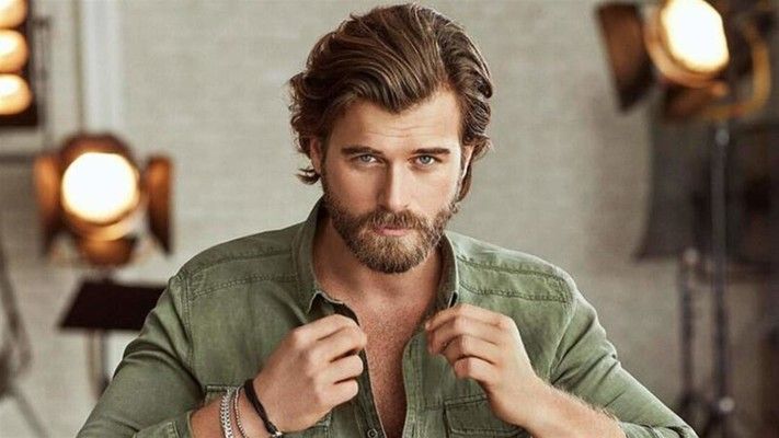 شاهد .. كيفانش تاتليتوغ بفيديو مع المعجبين في دبي