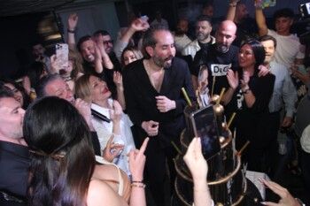 شاهد .. بالصور - حضور مهيب لأهل الفن والصحافة في عيد ميلاد غي أسود