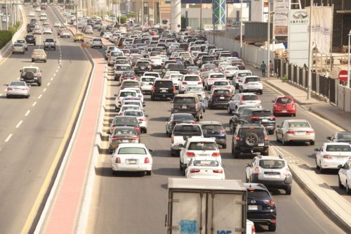 القرار دخل حيز التنفيذ.. هذه السيارات ممنوعة في جميع شوارع جدة ابتدءاً من اليوم