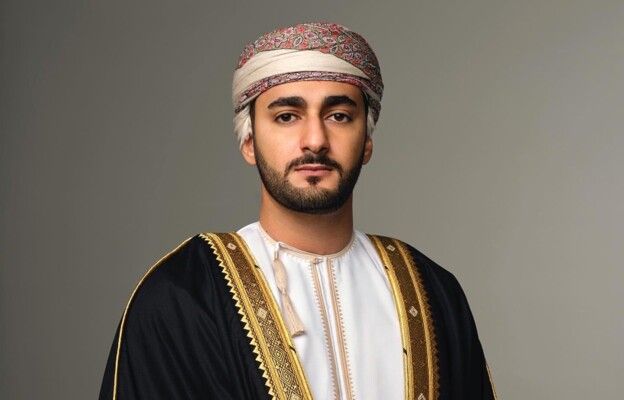 شاهد .. ولي عهد سلطنة عُمان يحتفل بعقد قرانه وصور من المراسم الرسمية