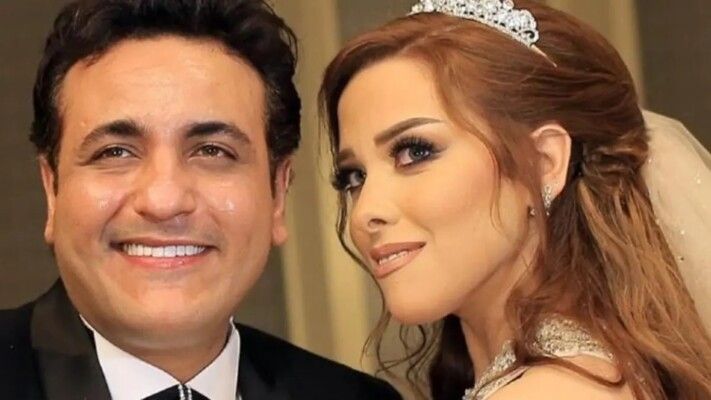 شاهد .. أرملة محمد رحيم باكية من أمام قبره: "شغلي اتدمر"