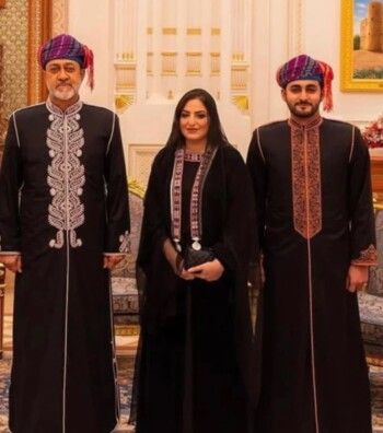 شاهد .. ولي عهد سلطنة عُمان يحتفل بعقد قرانه وصور من المراسم الرسمية