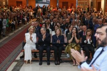 شاهد .. اللبنانية الأولى بتواضعها بين أبناء منطقتها "الشياح" .. من تحت الرماد نستطيع أن نخلق الحياة