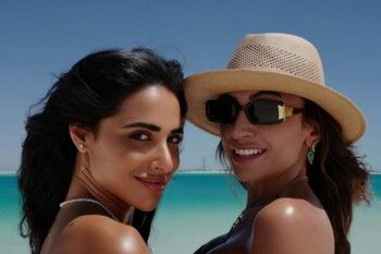 شاهد .. آية سماحة تستمتع بوقتها مع أمينة خليل ودينا الشربيني وجميلة عوض على الشاطئ