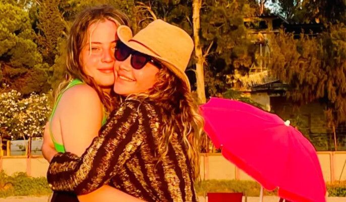 شاهد .. دهب ابنة سلافة معمار تحتفل بعيد ميلاد والدتها.. وجمالها يلفت الأنظار