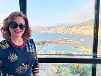 شاهد .. ما الذي يجمع إلهام شاهين وماجدة الرومي وكلوديا مرشيليان في لبنان