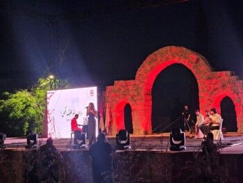 شاهد .. في أمسية إنسانية ... لين حايك تُكرّم شهداء الصليب الأحمر بصوتها