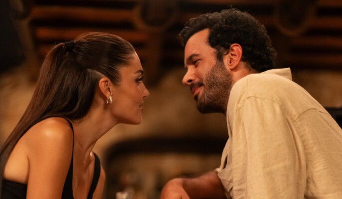 شاهد .. رومانسية هاندا أرتشيل وباريش أردوتش في الإعلان الرسمي لمسلسل "تذكر الحب" تثير حماس الجمهور