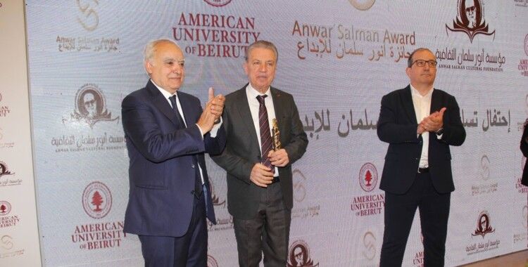 شاهد .. تكريم شوقي بزيع في بيروت بجائزة أنور سلمان للإبداع