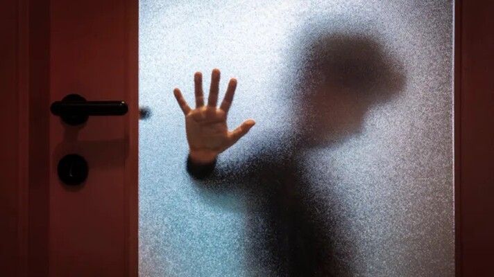 شاهد .. إغتـ صاب متكرر للطفل ياسين..قضية رأي عام تفاعل معها منى زكي وأحمد حاتم وغيرهما