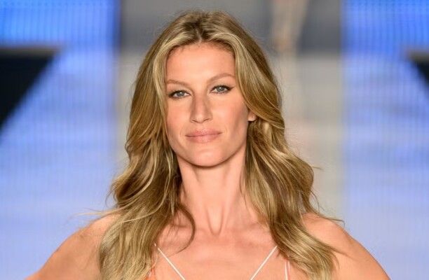 شاهد .. العارضة جيزيل بوندكين رُفضت 42 مرة قبل أن تصبح الأعلى أجراًُ